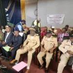 De la gauche vers la droite le Directeur General de la radio rurale Ibrahima Sory Cissé et le gouverneur de Nzerekoré colonel Moussa Condé